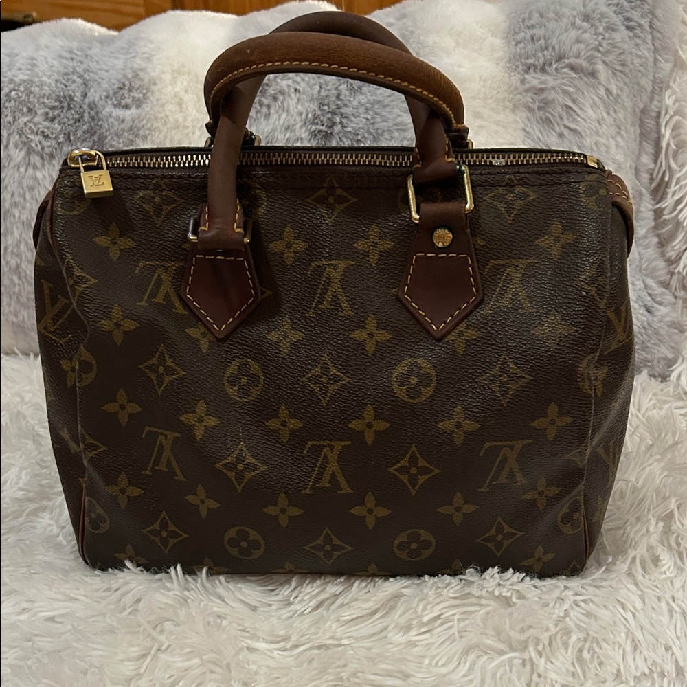 Louis Vuitton Vintage Speedy 25 Monogram Satchel